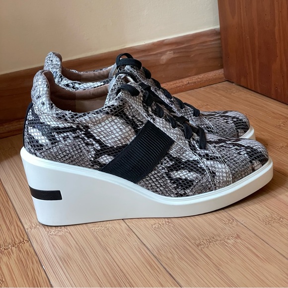 Linea Paolo Kandis 2 PythonWedge Sneaker 8M - Picture 1 of 12